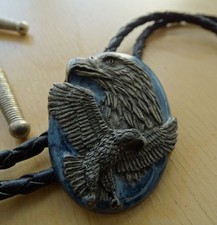 Cravate en cuir vintage