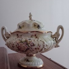 ANCIENNE SOUPIÈRE DECORATIVE CENTRE DE TABLE CÉRAMIQUE ITALY "LE TORRI"