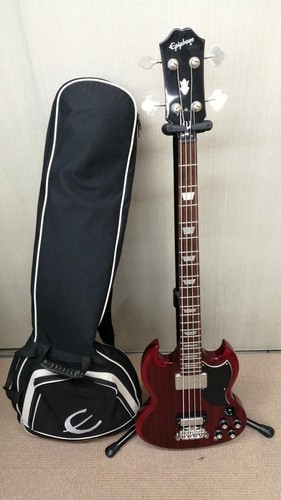 Guitare basse électrique