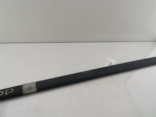 Baguette de porte avant droite