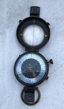 BOUSSOLE COMPASS