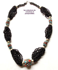 COLLIER  PERLES DE VERRE ET PIERRES FINES FABRICATION ARTISANALE VALENTINE**