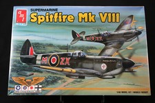 XH083 AMT 1/48 maquette avion