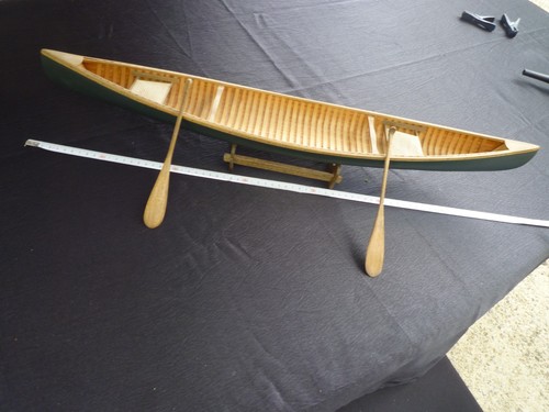 Une belle maquette canoe - canoe, en