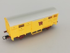 JOUEF HO WAGON COUVERT JAUNE A BESTIAUX  +++