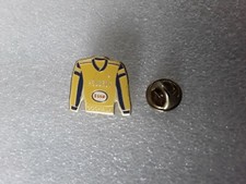 Pin's + attache maillot de