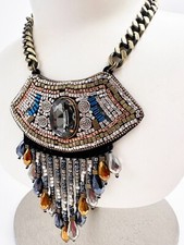 Collier plastron vintage