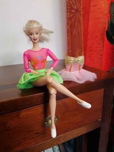 Poupée barbie danseuse - poupée,