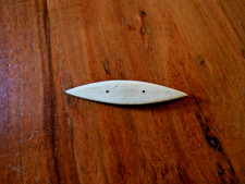 1 navette  à Dentelle  dite Frivolité  en os