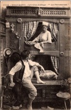 *68726 cpa 29 Lit clos à étage " la Paresseuse "