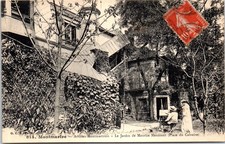 75018 PARIS - Maurice Neumont dans son jardin