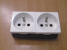 LEGRAND MOSAIC PRISE DOUBLE REF 74193 OCCASION 4