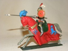 FIGURINE STARLUX CHEVALIER DU MOYEN AGE EN TOURNOI CHEVAL A ROBE LION FLEUR LYS