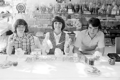 Mireille mathieu exclusive - mathieu,