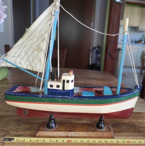 Maquette bateau pêche - de,