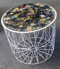 table papillons  et  fleurs  en resine epoxy coulé à la main 