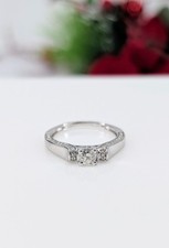 Bague solitaire en or blanc