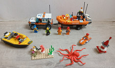 Lot LEGO 60165 L'unité d'intervention 4x4 remorque bateau pneumatique 5 figurine