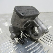 Maitre cylindre de frein avant