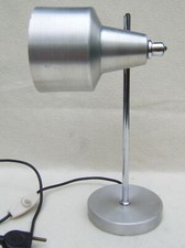 ancienne lampe en métal