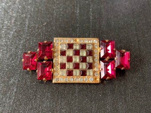 Broche art déco dorée - , fushia