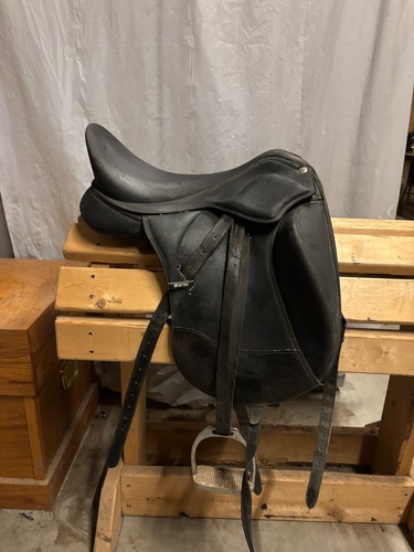 Black wintec dressage saddle - black,