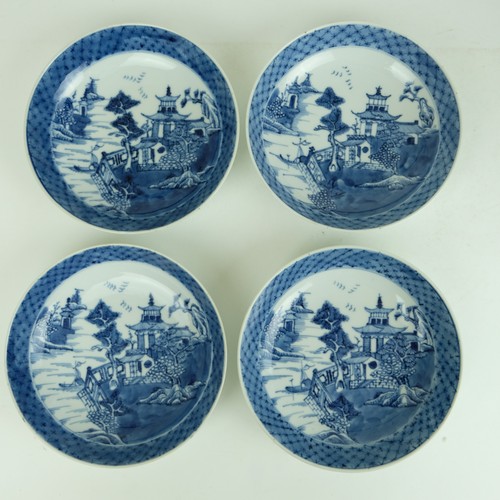 Fines assiettes anciennes - , en