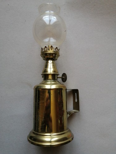 Une tres belle lampe pigeon - une,