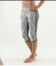 lululemon Ignite Crop Size 2 Twiggy Printed Nimbus Gray White Floral 