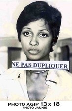 PHOTO DE PRESSE AGIP DE CATHY ROSIER dans le feuilleton LA POUPEE SANGLANTE