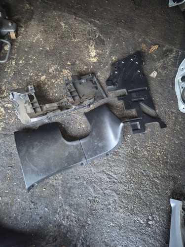 Cache sous volant golf - sous, le