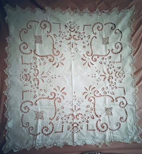 Grande nappe ancienne broderie