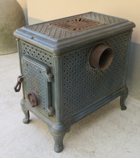 Poêle Ancien En Fonte Émaillée Le Forestier Poêle À Bois Antiquité