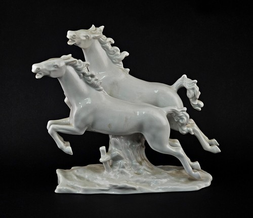 9440066 figurine en - figurine,