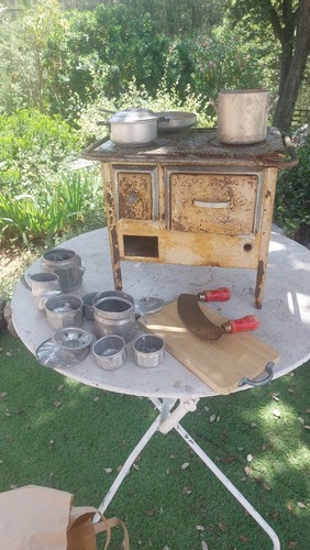 Ancienne cuisinière jouet
