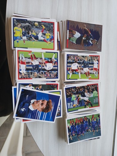 Lot plus 350 cartes panini - cartes,