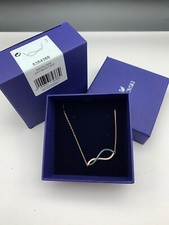 Collier chaîne Swarovski 5384366 38 cm. Produit neuf avec emballage.