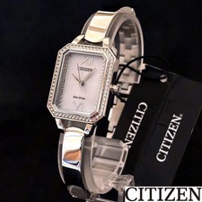 Montre carrée en argent pour femme CITIZEN Eco-Drive 50 m design élégant rési...