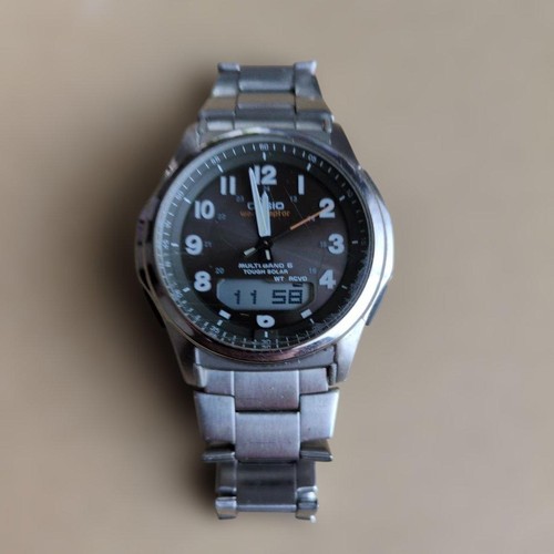Montre numérique analogique