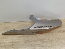 UN CARENAGE COQUE LATERAL