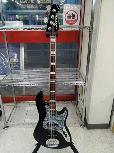 Guitare basse électrique
