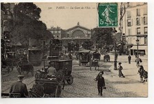 PARIS CPA 75 -  la gare de l'est , rue embouteillage