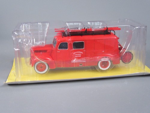 D207 ixo réf 16 - 1/43, pompier