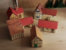 EDITIONS MIRONTAINE, AUTRES. LOT DE 5 PETITES MAISONS. EN CARTON 