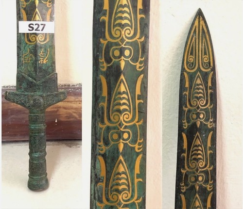 Ancienne épée belle bronze