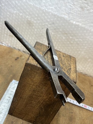 Old tool outil - old,