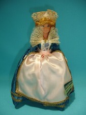 Poupée MABEL folklorique régionale  Bretagne robe bleue