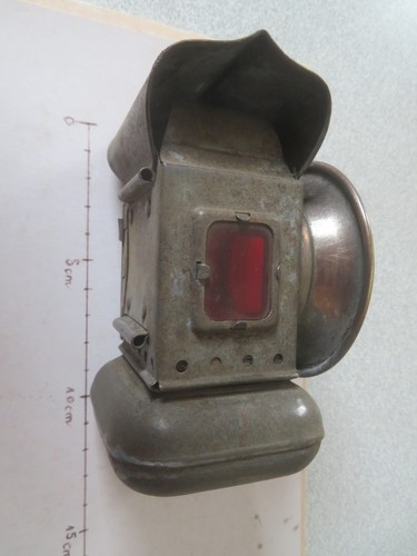 Très ancien petit - très,