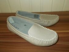 Chaussures mocassins bateaux cuir beige TISSAIA 38