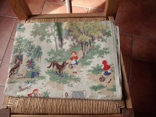 coupon tissu   ANCIEN   " Le Petit Chaperon Rouge  "    76  X  110  cm